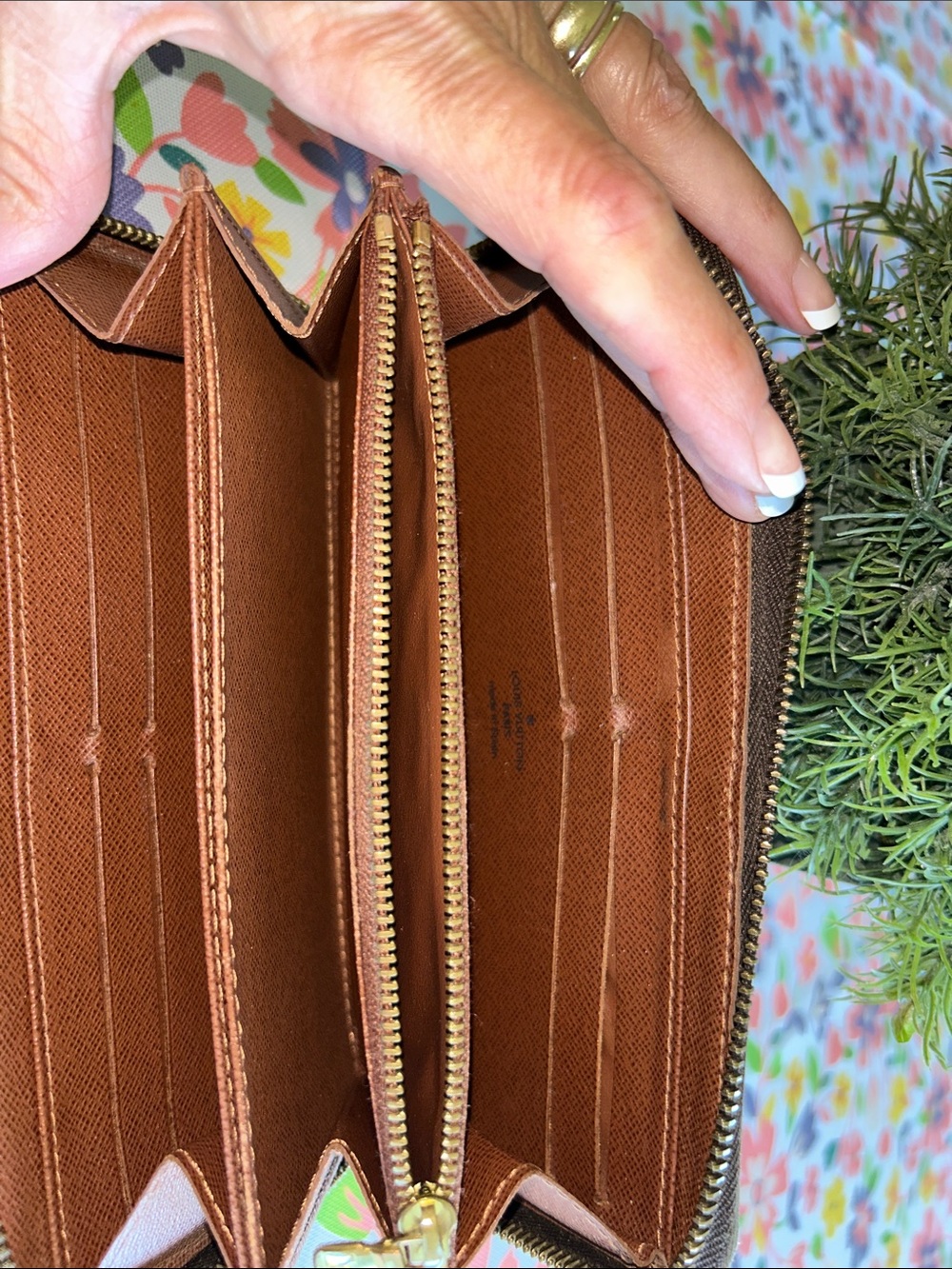 Louis Vuitton Monogram Zip Around Wallet - Brown and Gold - Picture 10 of 12